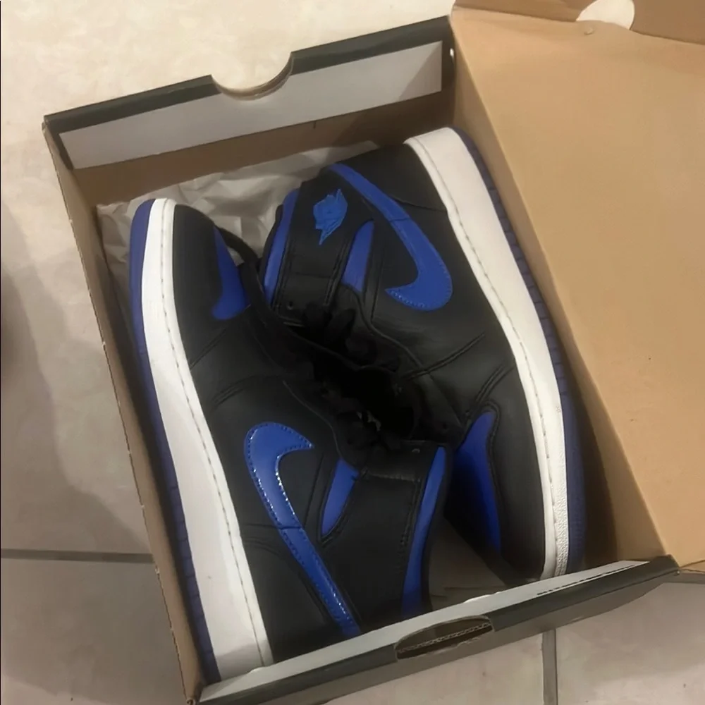 Nike Men's Black and Blue Sneakers - Picture 1 of 2